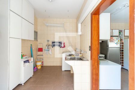 Casa para alugar com 400m², 3 quartos e 5 vagas Casa para alugar com 400m², 3 quartos e 5 vagasLavanderia