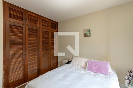 Casa para alugar com 400m², 3 quartos e 5 vagas Casa para alugar com 400m², 3 quartos e 5 vagasQuarto 2