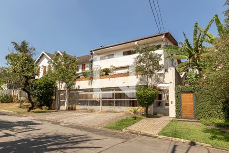 Casa para alugar com 400m², 3 quartos e 5 vagas Casa para alugar com 400m², 3 quartos e 5 vagasFachada