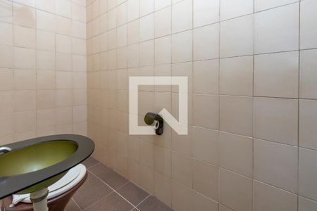 Casa para alugar com 400m², 3 quartos e 5 vagas Casa para alugar com 400m², 3 quartos e 5 vagasBanheiro de Serviço