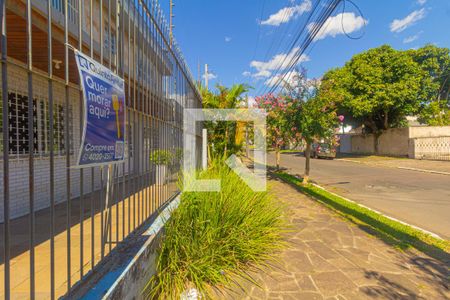 Casa à venda com 320m², 3 quartos e 3 vagas Casa à venda com 320m², 3 quartos e 3 vagasVista da Rua