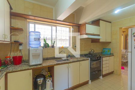 Casa à venda com 320m², 3 quartos e 3 vagas Casa à venda com 320m², 3 quartos e 3 vagasCozinha