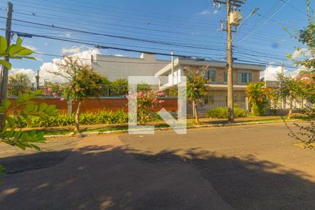 Casa à venda com 320m², 3 quartos e 3 vagas Casa à venda com 320m², 3 quartos e 3 vagasVista da Rua