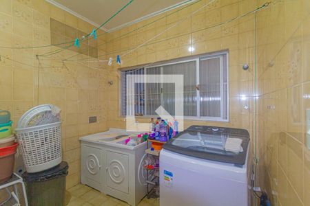 Casa à venda com 320m², 3 quartos e 3 vagas Casa à venda com 320m², 3 quartos e 3 vagasLavanderia