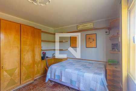 Casa à venda com 320m², 3 quartos e 3 vagas Casa à venda com 320m², 3 quartos e 3 vagasQuarto 3