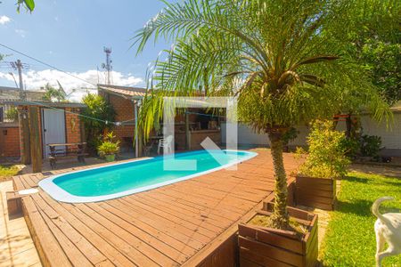 Casa à venda com 320m², 3 quartos e 3 vagas Casa à venda com 320m², 3 quartos e 3 vagasPiscina