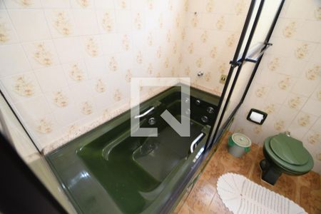 Casa à venda com 300m², 4 quartos e 3 vagasBanheiro 1