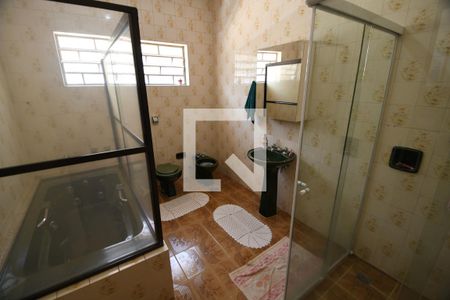 Casa à venda com 300m², 4 quartos e 3 vagasBanheiro 1