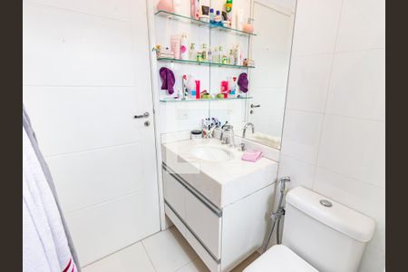 Apartamento à venda com 110m², 3 quartos e 3 vagas Apartamento à venda com 110m², 3 quartos e 3 vagasBanheiro