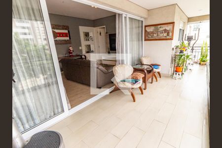 Apartamento à venda com 110m², 3 quartos e 3 vagas Apartamento à venda com 110m², 3 quartos e 3 vagasVaranda