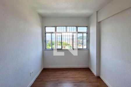 Sala de apartamento à venda com 2 quartos, 70m² em Centro, Niterói