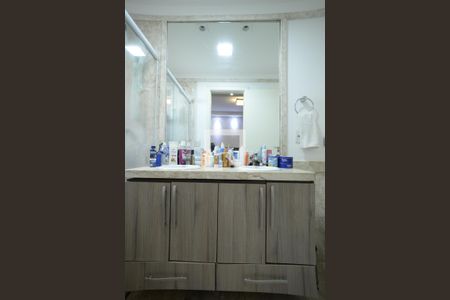 Casa à venda com 130m², 3 quartos e 3 vagasBanheiro Suíte 3