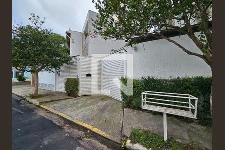 Casa à venda com 130m², 3 quartos e 3 vagasFachada