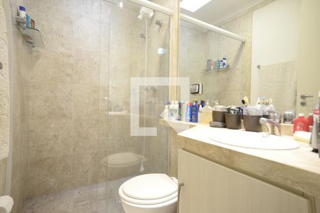 Casa à venda com 130m², 3 quartos e 3 vagasBanheiro Suíte 2