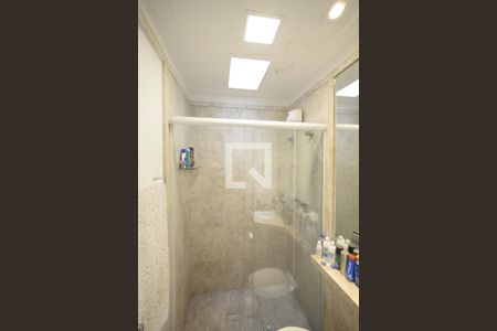 Casa à venda com 130m², 3 quartos e 3 vagasBanheiro Suíte 2