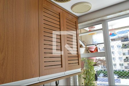 Apartamento para alugar com 74m², 3 quartos e 1 vagaÁrea de Serviço