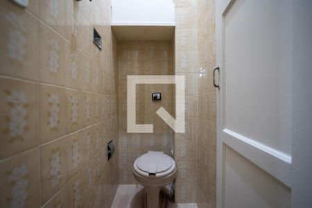 Apartamento à venda com 77m², 2 quartos e 1 vagaBanheiro de Serviço