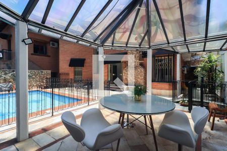 Casa à venda com 400m², 4 quartos e 4 vagas Casa à venda com 400m², 4 quartos e 4 vagasÁrea externa