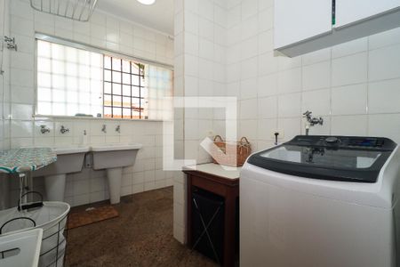 Casa à venda com 400m², 4 quartos e 4 vagas Casa à venda com 400m², 4 quartos e 4 vagasÁrea de Serviço