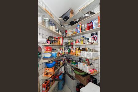 Casa à venda com 400m², 4 quartos e 4 vagas Casa à venda com 400m², 4 quartos e 4 vagasDespensa