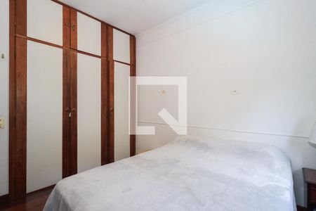 Casa à venda com 400m², 4 quartos e 4 vagas Casa à venda com 400m², 4 quartos e 4 vagasQuarto 4