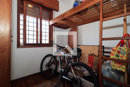 Casa à venda com 400m², 4 quartos e 4 vagas Casa à venda com 400m², 4 quartos e 4 vagasÁrea de Serviço