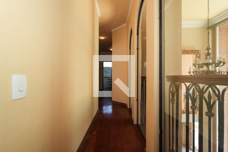 Casa à venda com 400m², 4 quartos e 4 vagas Casa à venda com 400m², 4 quartos e 4 vagasCorredor