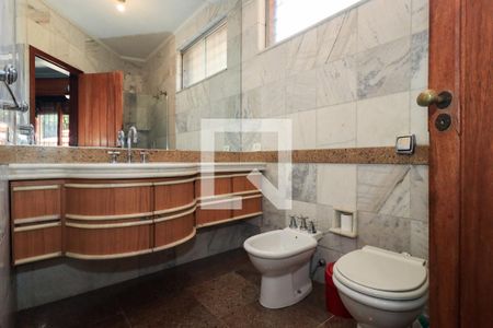 Casa à venda com 400m², 4 quartos e 4 vagas Casa à venda com 400m², 4 quartos e 4 vagasBanheiro da Suíte 2