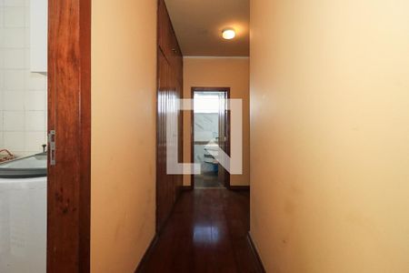 Casa à venda com 400m², 4 quartos e 4 vagas Casa à venda com 400m², 4 quartos e 4 vagasCorredor