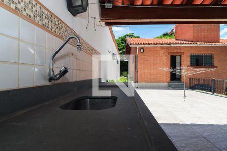 Casa à venda com 400m², 4 quartos e 4 vagas Casa à venda com 400m², 4 quartos e 4 vagasÁrea externa