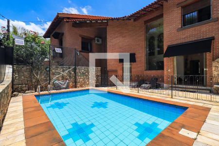 Casa à venda com 400m², 4 quartos e 4 vagas Casa à venda com 400m², 4 quartos e 4 vagasÁrea externa