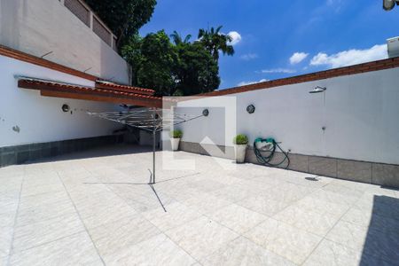 Casa à venda com 400m², 4 quartos e 4 vagas Casa à venda com 400m², 4 quartos e 4 vagasÁrea externa