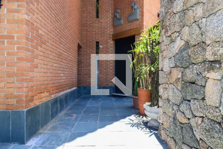 Casa à venda com 400m², 4 quartos e 4 vagas Casa à venda com 400m², 4 quartos e 4 vagasÁrea externa