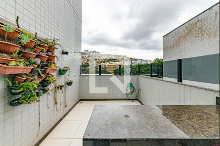 Apartamento à venda com 150m², 3 quartos e 4 vagasVaranda