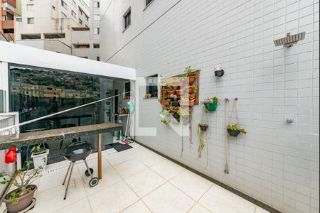 Apartamento à venda com 150m², 3 quartos e 4 vagasVaranda