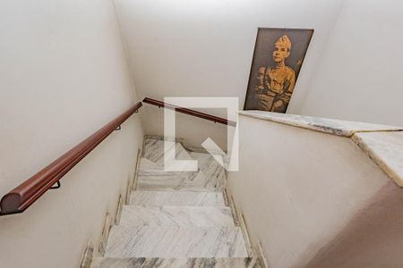 Casa à venda com 157m², 3 quartos e 3 vagasEscada