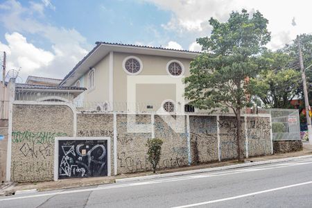 Casa à venda com 157m², 3 quartos e 3 vagasFachada