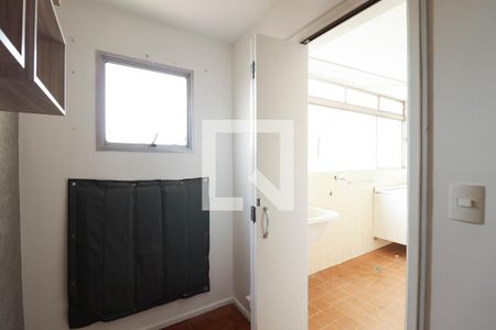 Apartamento à venda com 80m², 2 quartos e 2 vagasQuarto de Serviço