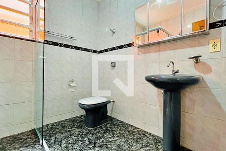 Casa à venda com 237m², 3 quartos e 4 vagasBanheiro