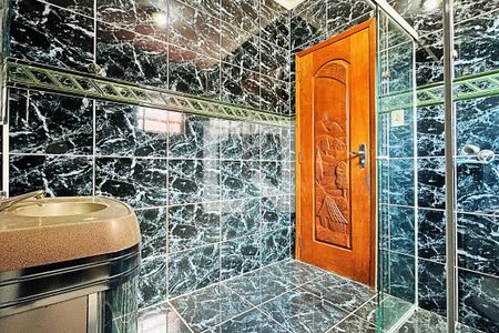 Casa à venda com 237m², 3 quartos e 4 vagasBanheiro da Suíte