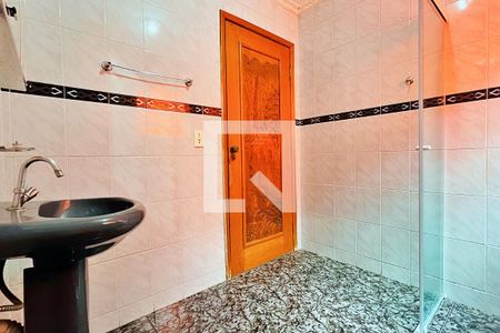 Casa à venda com 237m², 3 quartos e 4 vagasBanheiro