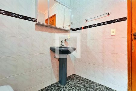 Casa à venda com 237m², 3 quartos e 4 vagasBanheiro