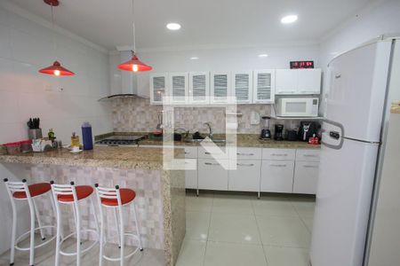 Casa à venda com 238m², 4 quartos e 3 vagas Casa à venda com 238m², 4 quartos e 3 vagasCozinha