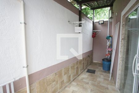 Casa à venda com 238m², 4 quartos e 3 vagas Casa à venda com 238m², 4 quartos e 3 vagasÁrea de Serviço
