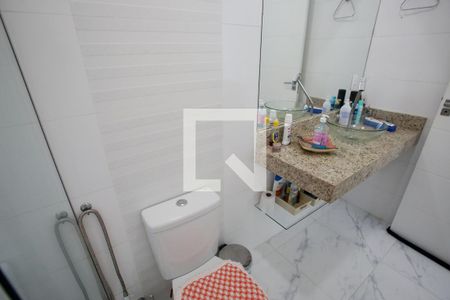 Casa à venda com 238m², 4 quartos e 3 vagas Casa à venda com 238m², 4 quartos e 3 vagasBanheiro da Suíte 3