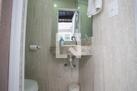 Casa à venda com 238m², 4 quartos e 3 vagas Casa à venda com 238m², 4 quartos e 3 vagasLavabo da Piscina