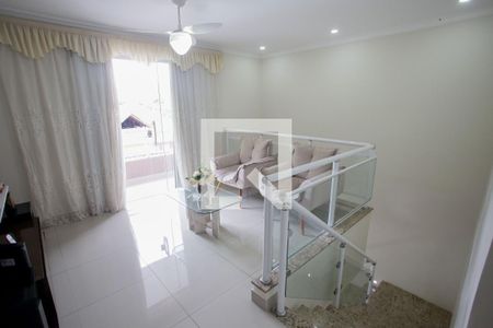 Casa à venda com 238m², 4 quartos e 3 vagas Casa à venda com 238m², 4 quartos e 3 vagasSala de TV