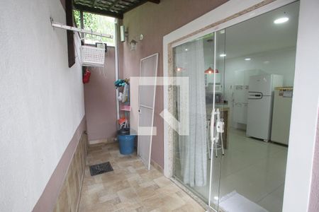 Casa à venda com 238m², 4 quartos e 3 vagas Casa à venda com 238m², 4 quartos e 3 vagasÁrea de Serviço