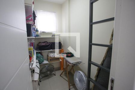 Casa à venda com 238m², 4 quartos e 3 vagas Casa à venda com 238m², 4 quartos e 3 vagasDispensa