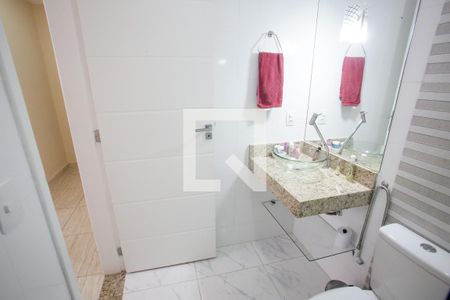 Casa à venda com 238m², 4 quartos e 3 vagas Casa à venda com 238m², 4 quartos e 3 vagasBanheiro da Suíte 1